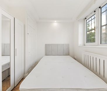 4 bedroom flat to rent - Photo 1