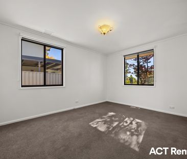 17 Carleton Street, Kambah ACT 2902 - House For Rent | Domain - Photo 5
