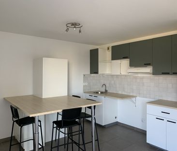 Location Appartement 3 pièces 63m² GRENOBLE 38000 - Photo 3