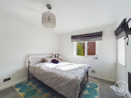 Blackmoor Court, Leeds, LS17 - Photo 4