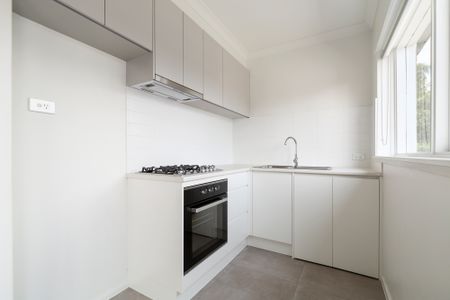 2/300 Ferrars Street, South Melbourne VIC 3205 - Apartment For Rent | Domain - Photo 2