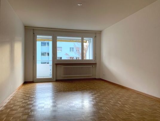 Close to the city center and right next to the train station - Foto 1