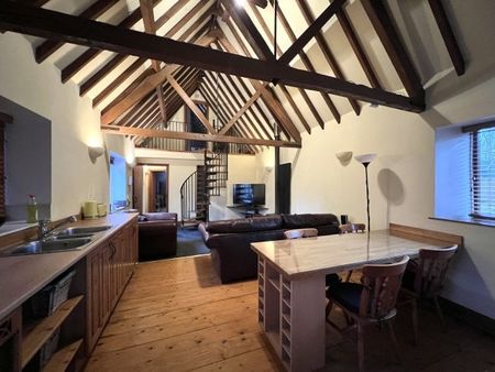 Taylor Barn, Hilborough, - Photo 3