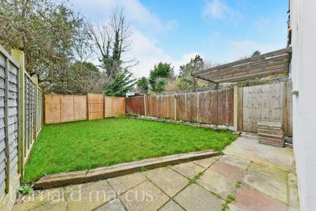 3 bedroom end of terrace house to rent - Photo 3