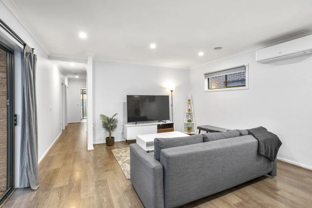 Modern Elegance in the Heart of Strathtulloh - Photo 1