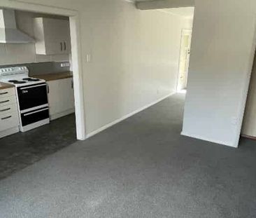 Close to Town - Photo 3