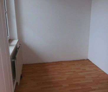 Helle 2 Zimmer Dachgeschosswohnung mit Loggia und zugehörigen Stell... - Foto 6