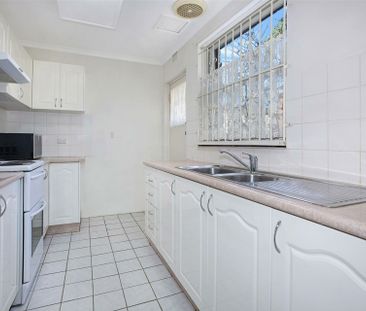 Spacious Split Level 3 Bedroom Townhouse In The Heart Of Ashfield - Photo 5