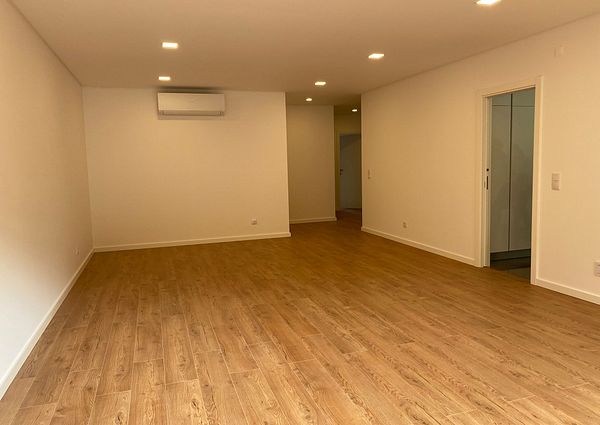 Fantástico Apartamento com 2 Quartos para Arrendamento em Loures