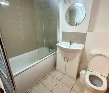 1 bedroom in a house share to rent - Photo 6