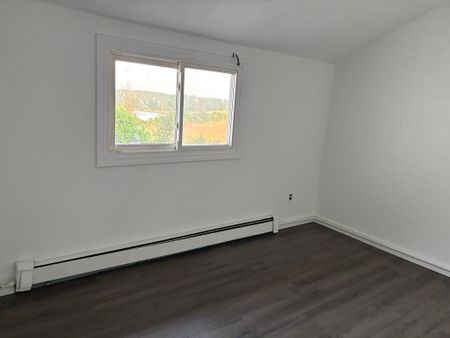 For Lease - 1381 Hwy 8 N/A Unit# 4, Hamilton, Ontario - Photo 3