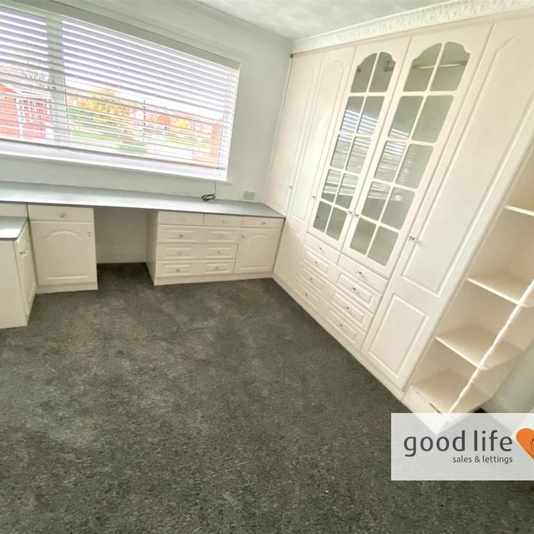 4 bedroom terraced house to rent - Photo 1