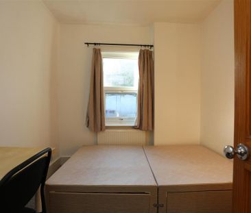 4 bedroom house to rent - Photo 2