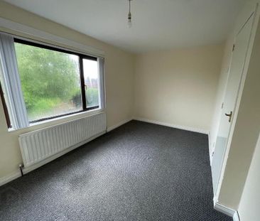 8 Bengore Gardens, Larne, BT40 2AW - Photo 3