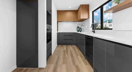 Brand New, Contemporary 1-Bedroom Townhouse - Photo 4