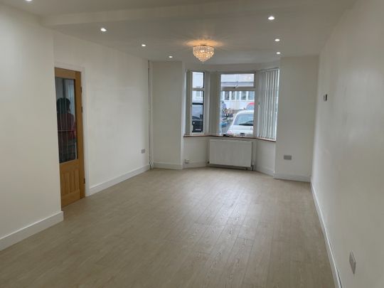 3 Bed Terraced House, The Scotchill, CV6 - Photo 1