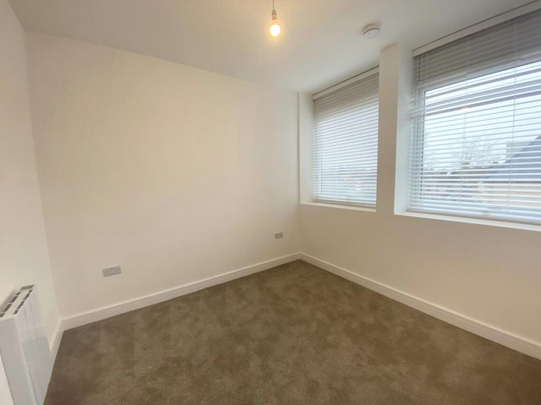 Oundle Road, Peterborough - Photo 1