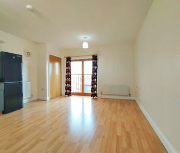 2 bedroom apartment to let - Photo 4