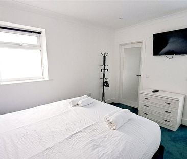 3 bedroom detached house to rent - Photo 2