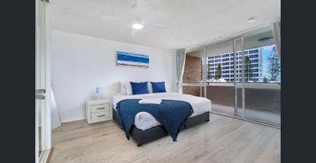 Beachfront 2 Bedroom Unit Furnished on The Esplanade Surfers Paradise - Photo 5