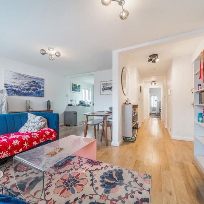 2 bedroom flat to rent - Photo 1