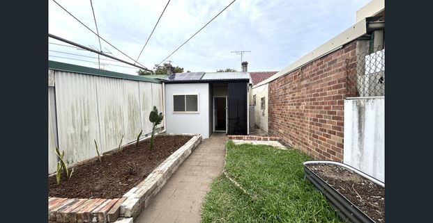 Style and Substance! - Photo 1