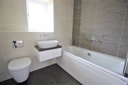 3 bed house to rent in - Photo 5