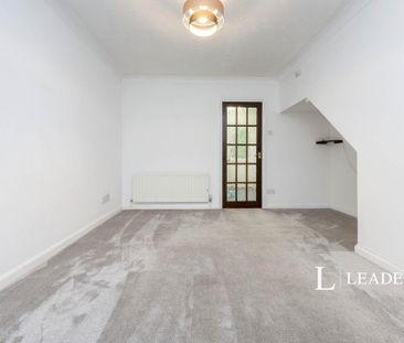 2 bedroom end of terrace house to rent - Photo 2