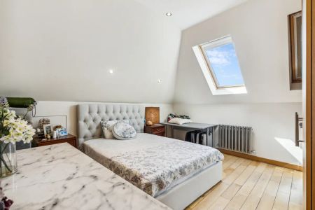 7 bedroom house in London - Photo 4