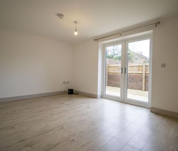 Elmgrove Road East, Hardwicke - Photo 3