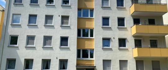 Frisch-renovierte 3-Zimmer-Wohnung mit Balkon in Offenbach - Photo 1