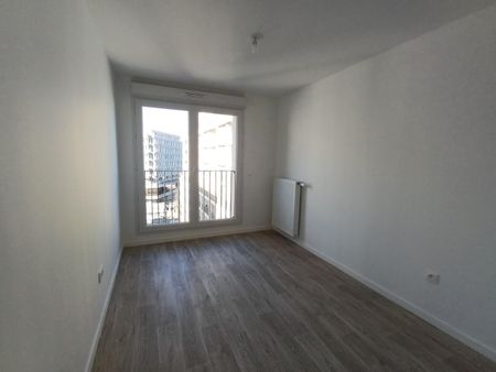 location Appartement T4 DE 80.4m² À BOBIGNY - Photo 3