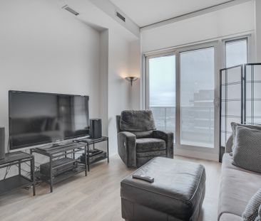 9471 Yonge St #LPH01 - Photo 3