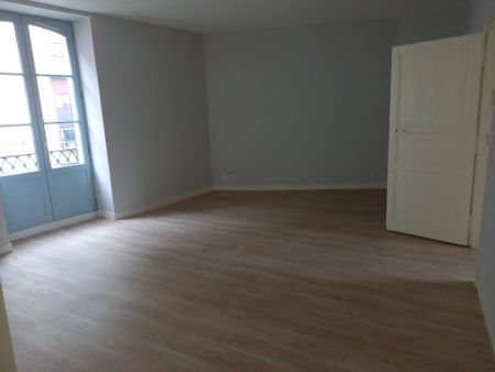 LAVAL, centre ville appt T3 de 85 m² - Photo 3