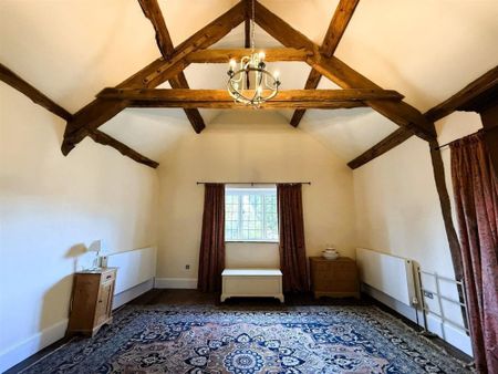 The Walronds, Fore Street, Cullompton - Photo 2