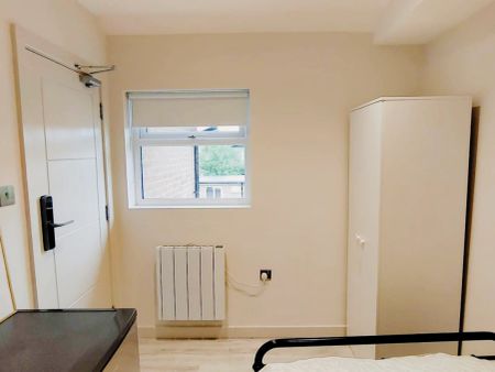 2 Bedroom 1 Bathroom room3 - Photo 2