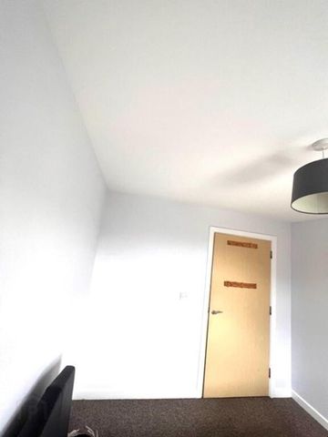 9 Oak Villa, 1 Sliabh Dhu View, Belfast, BT12 7SD - Photo 4