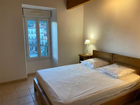 Location Appartement 4 pièces 62m² LES VANS 07140 - Photo 2