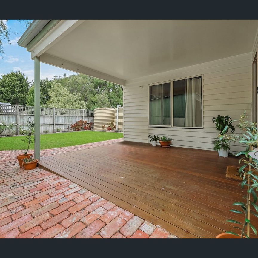 2 Bedroom Cottage in Bushfield - Photo 1