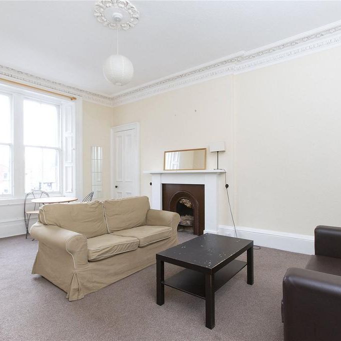 3 bedroom flat to rent - Photo 1