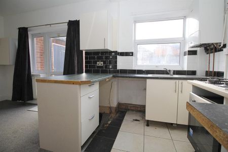 3 bedroom detached house to rent - Photo 3