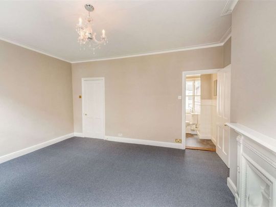 Four bedroom family house in the heart of the Munster Village. - Photo 1