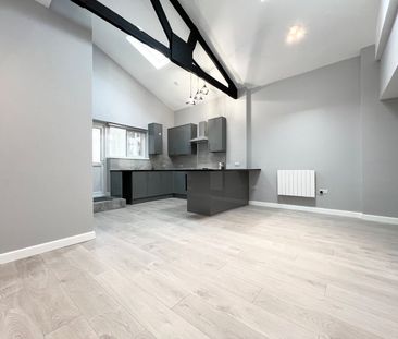 2 Bed Flat, London, E6 - Photo 4