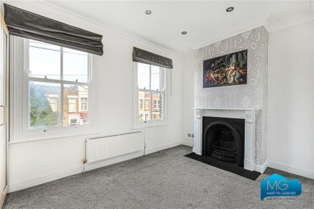 3 bedroom end of terrace house to rent - Photo 3