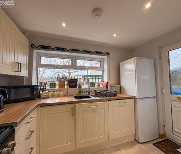 3 bedroom semi-detached house to rent - Photo 6