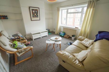 2 Bedroom Flat To Rent in Westbourne - £1,343 pcm Tenancy Info - Photo 4