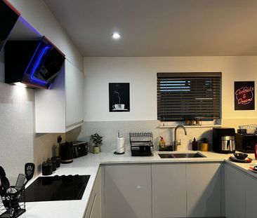 Kensington, Kensington. - Photo 4