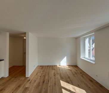 Stilvolle - 2-Zimmerwohnung komplett saniert! - Photo 2