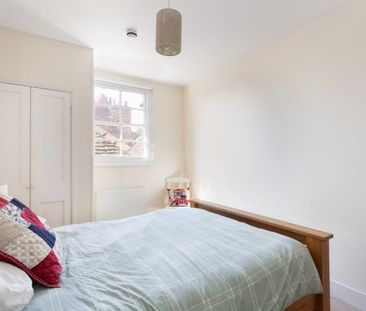 2 bedroom flat to rent - Photo 4