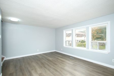 For Lease - 126 Dusay Place Unit# 101, Toronto, Ontario - Photo 3
